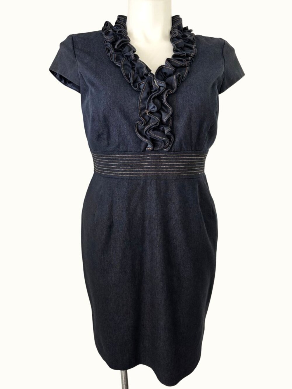 DressBarn Y2K Stretch Denim Sheath Dress Womens 14 Ruffle V-Neck Cap Sleeve Blue
